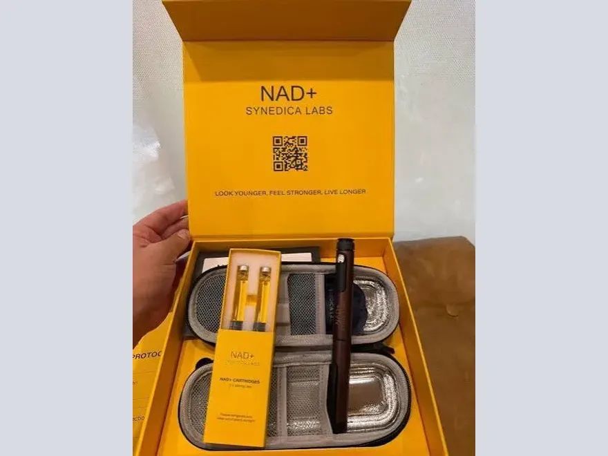 Frasco de NAD+, Synedica